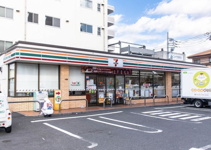 コンビニ　セブンイレブン 墨田八広4丁目店（コンビニ）まで770m