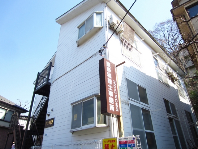 建物外観　閑静な住宅街にある2階建ての物件です！