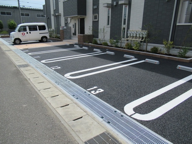 駐車場　駐車場
