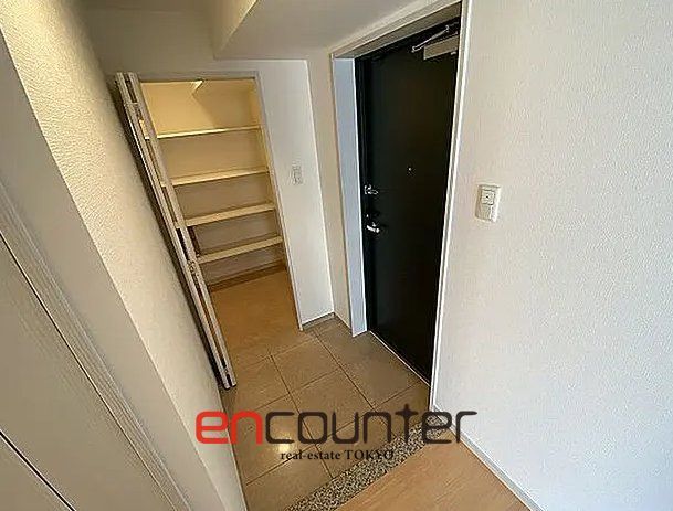 玄関　※同マンション別室参考写真