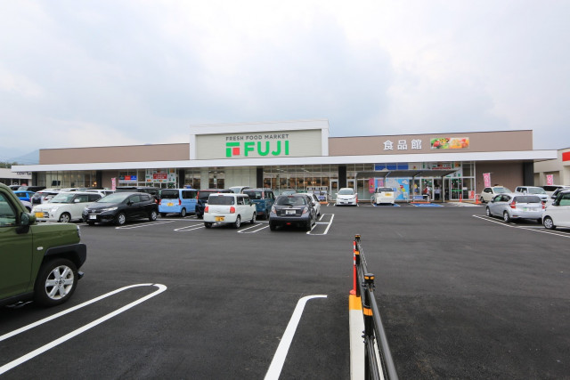 スーパー　フジ　志津川店（スーパー）まで604m