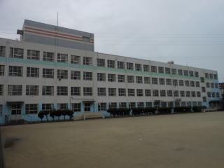 小学校　名古屋市立港楽小学校（小学校）まで705m