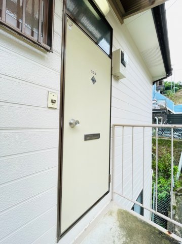 エントランス　※同物件別号室のお写真です。