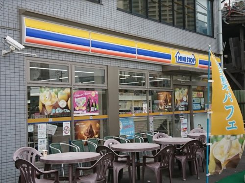 コンビニ　ミニストップ 南池袋2丁目店（コンビニ）まで690m