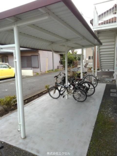 その他共有部分　屋根付きの駐輪場です。