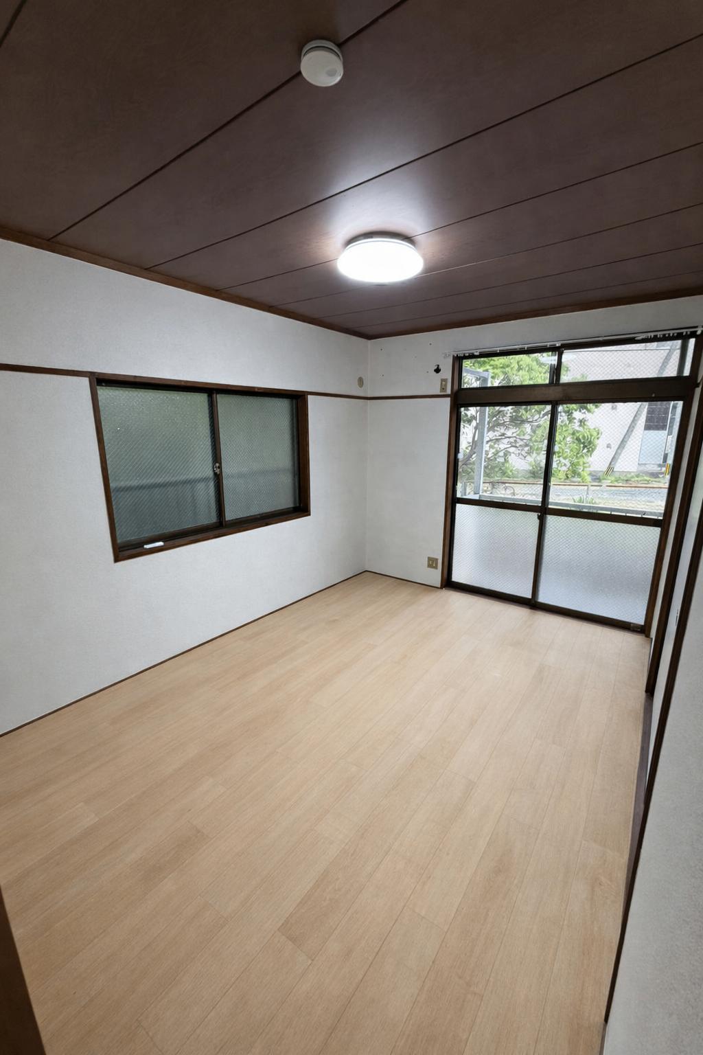 その他部屋・スペース　床が木目調の明るいお部屋です！