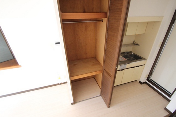 収納　※他部屋の写真です。