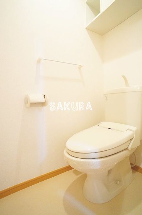 トイレ　落ち着いた色調のトイレです♪