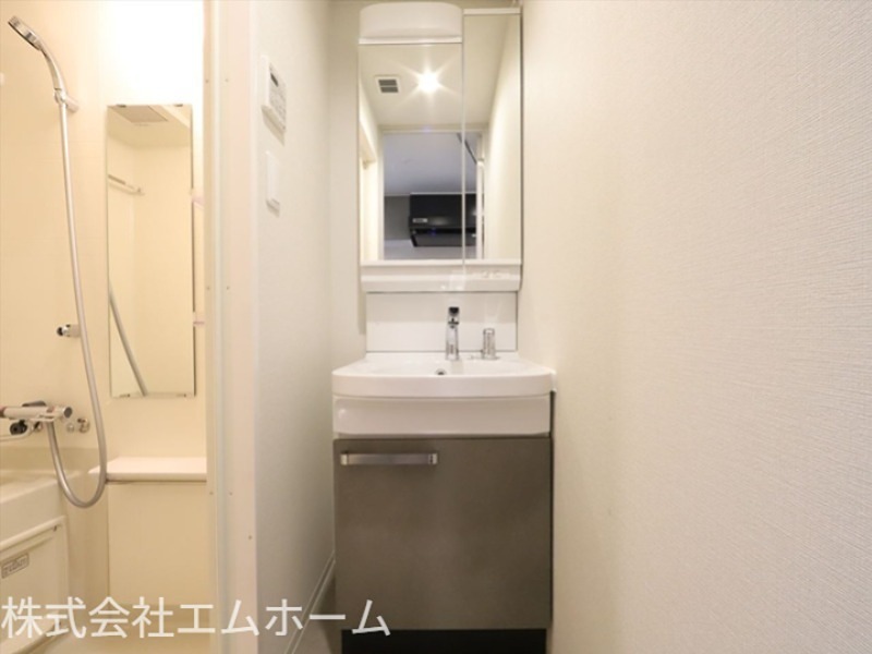 洗面設備　脱衣所　独立洗面化粧台