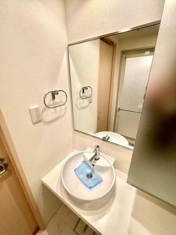 洗面設備　※同タイプの別のお部屋です。