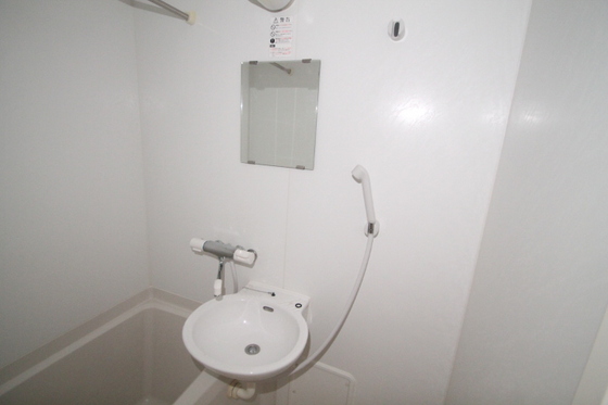 洗面設備　※別部屋の写真です