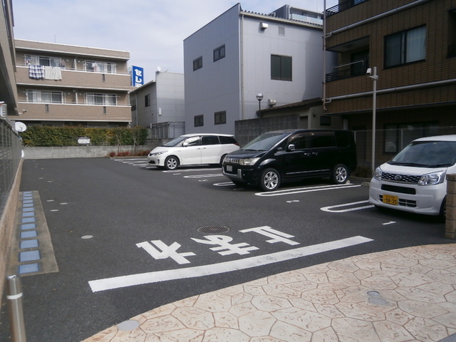 駐車場　駐車場