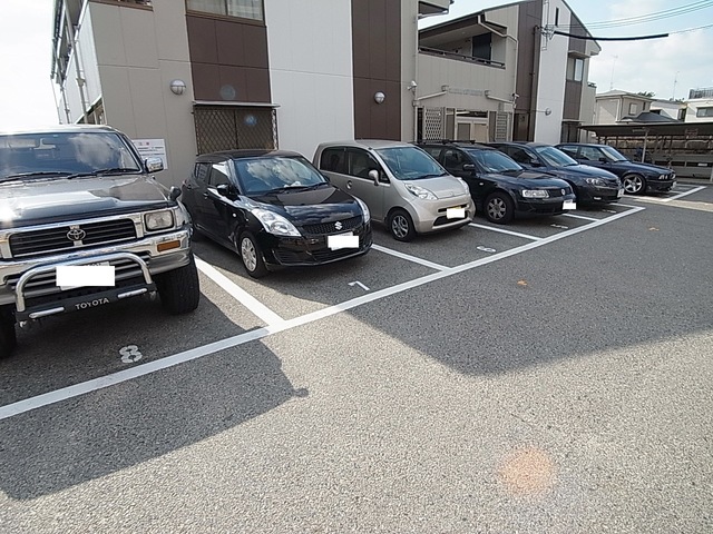 駐車場　敷地内駐車場