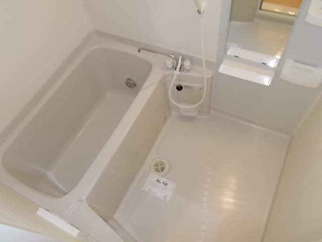 バス・シャワールーム　追い炊き付きで時間帯がずれてもすぐ温まります
