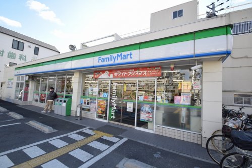 コンビニ　ファミリーマート 今津中三丁目店（コンビニ）まで184m
