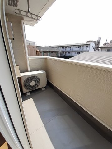 バルコニー　陽当たり良好なバルコニーです