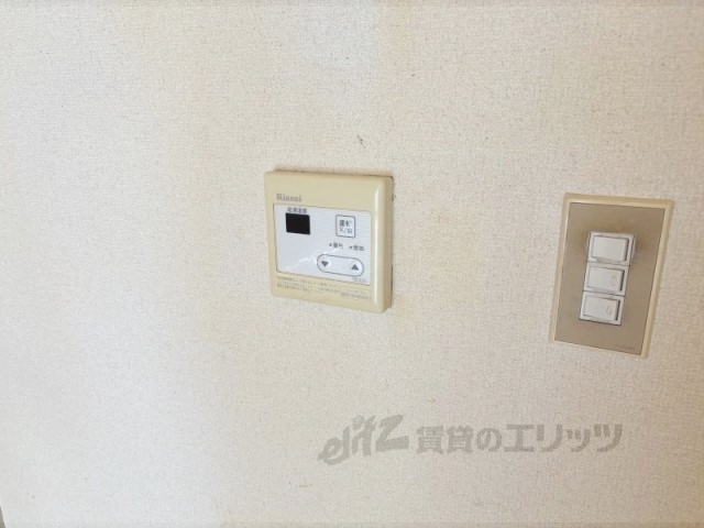 その他設備　給湯器リモコン