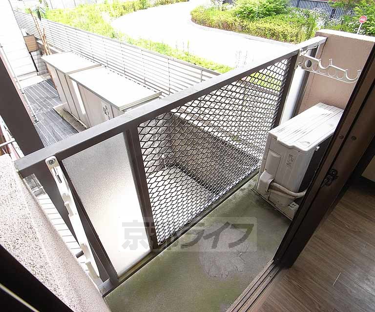 バルコニー　お部屋の外はこんな感じです。