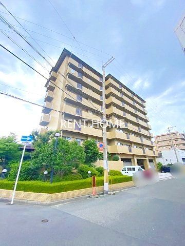 建物外観　鉄筋コンクリート造８階建て