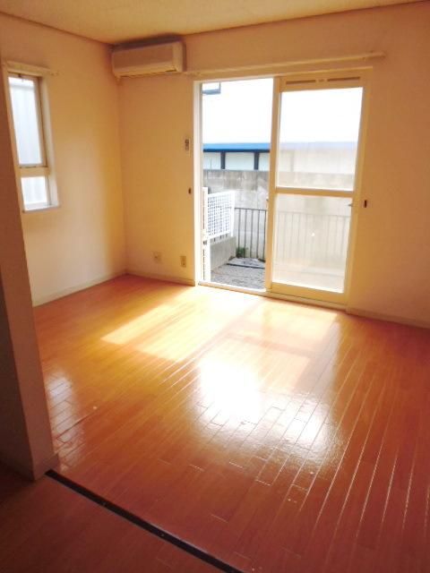 居室・リビング　★2階の角部屋で南西向き★