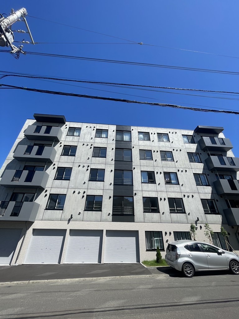 the residence 南平岸の外観写真