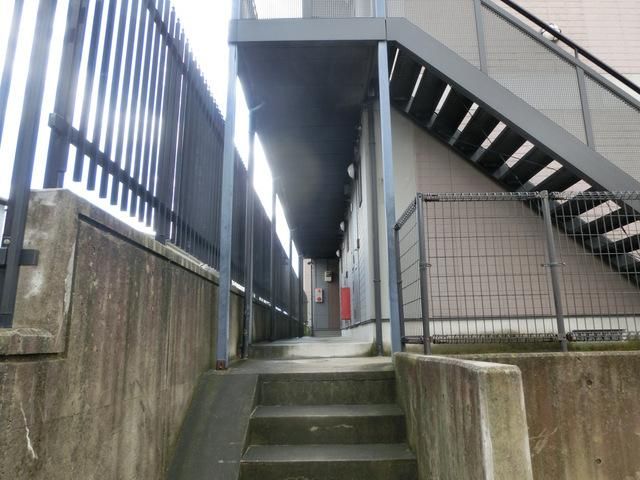 エントランス　アパート入口