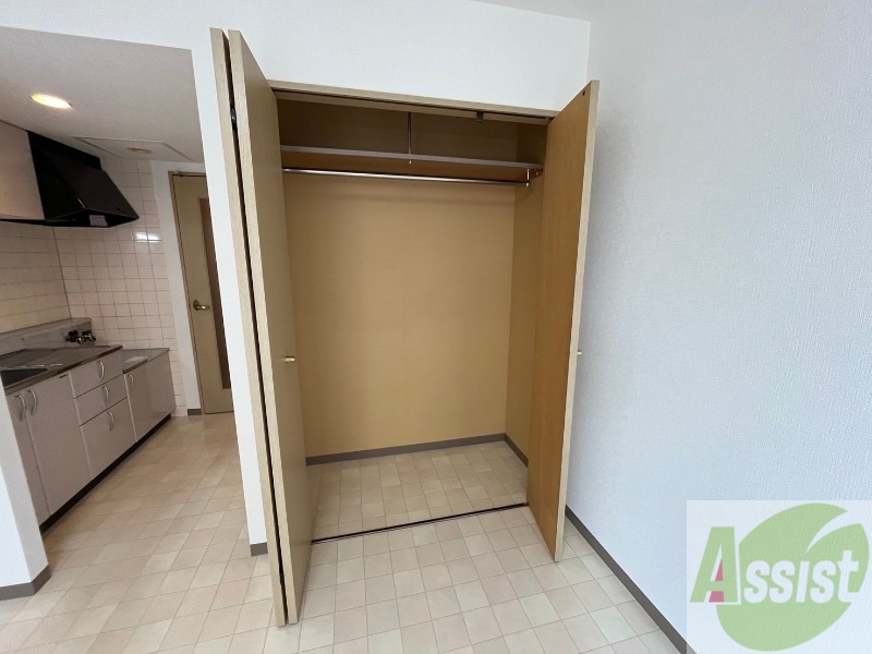 収納　クローゼットは奥行きもあり、荷物が多い方でも安心です。