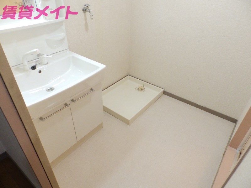 洗面設備　同型参考写真