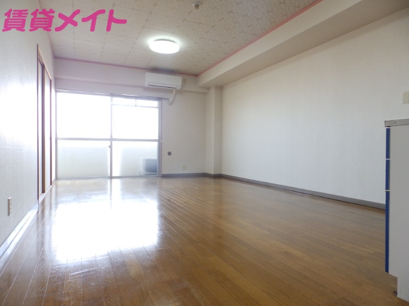 居室・リビング　同型参考写真