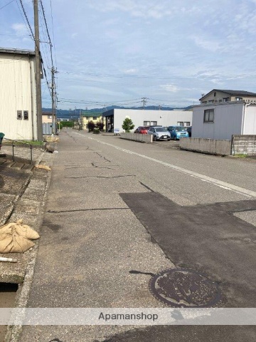 その他　前面道路（その他）まで0m