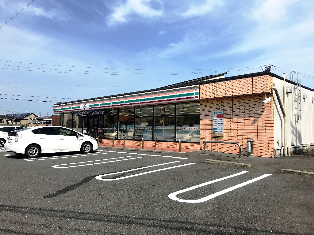 コンビニ　セブンイレブン一宮黒田北店（コンビニ）まで50m