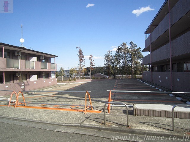 駐車場　●敷地内駐車場確保できます♪