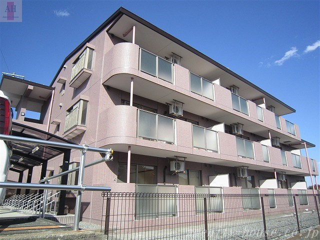 建物外観　●駅まですこーしだけ、歩いていただければ。。。