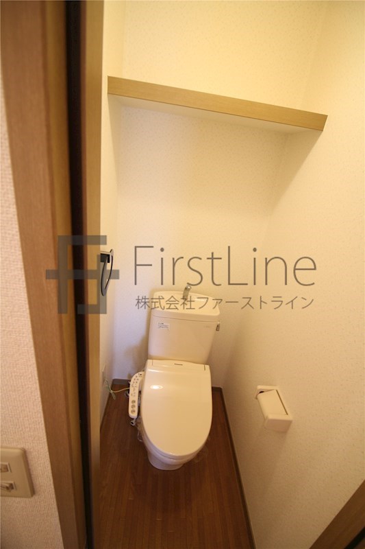 トイレ　別号室の写真です
