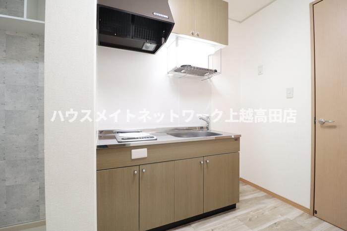 キッチン　キッチン（参考103号室反転室内写真）