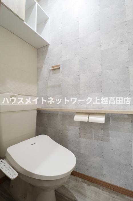 トイレ　温水洗浄便座（参考103号室反転室内写真）