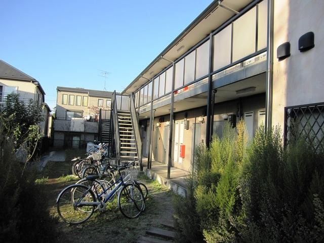 エントランス　アパート入り口