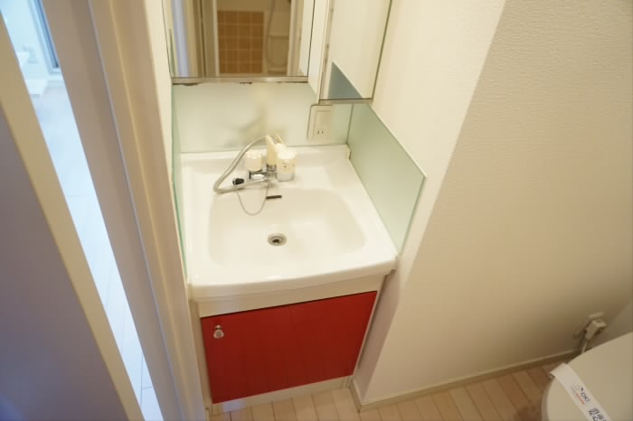 洗面設備　同タイプ別号室の参考写真です。