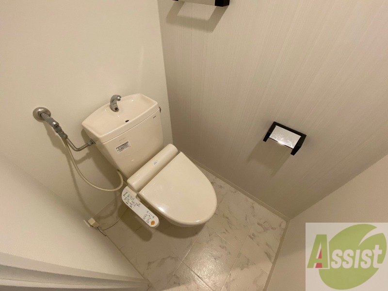 トイレ　こちらはトイレです。清潔感があり、安心して使用できます。