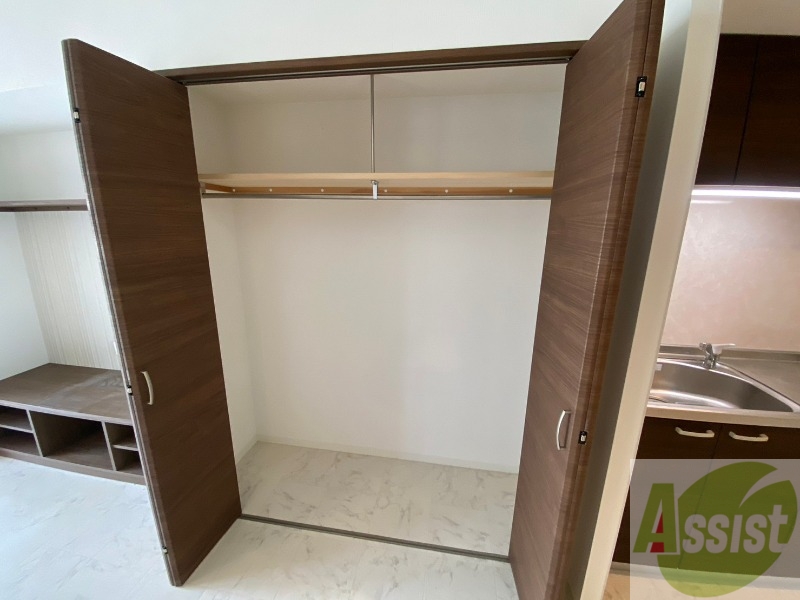 収納　寝室の収納です。部屋がすっきり片付きます。