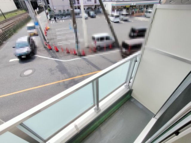 バルコニー　暖かな日差しのふりそそぐバルコニー