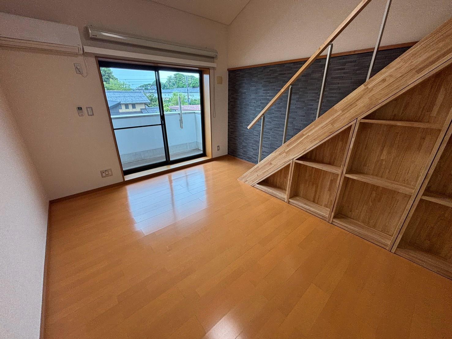 尾末 Royal Salonの居間写真