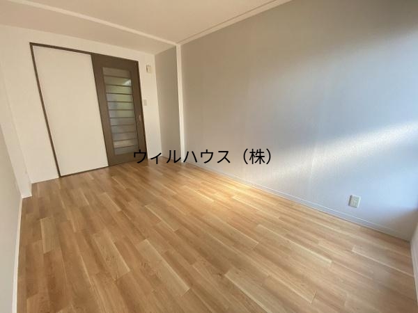 居室・リビング　広々とした洋室！