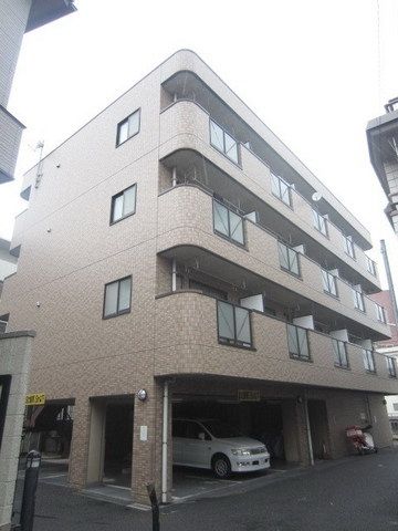 建物外観　敷地内駐車場もご用意可能です。