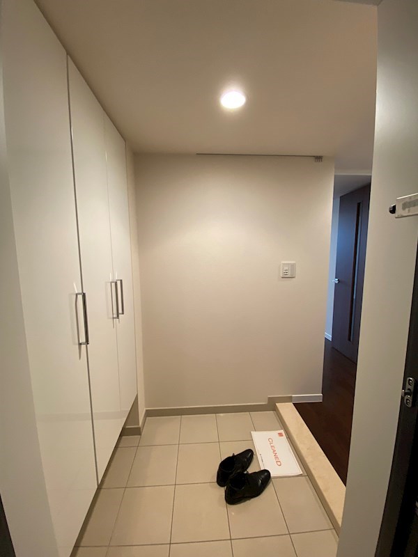 玄関　※別部屋の参考写真です。
