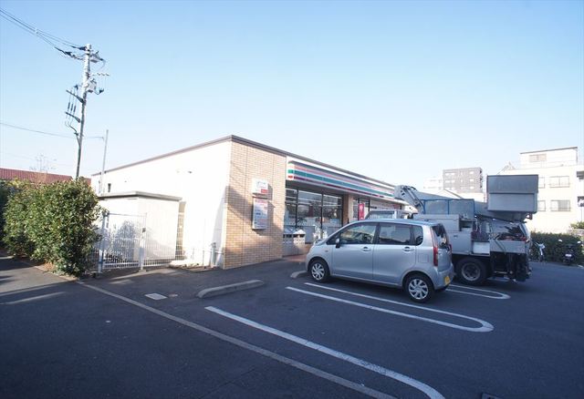 コンビニ　セブンイレブン練馬春日町4丁目店（コンビニ）まで576m