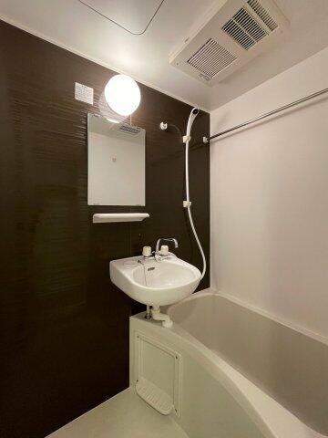 バス・シャワールーム　※別部屋参考写真