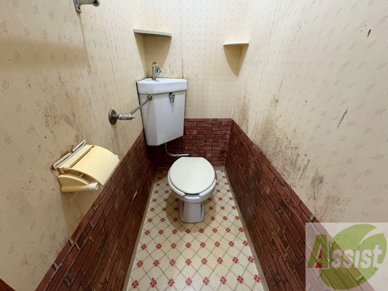 トイレ　こちらはトイレです。清潔感があり、安心して使用できます。