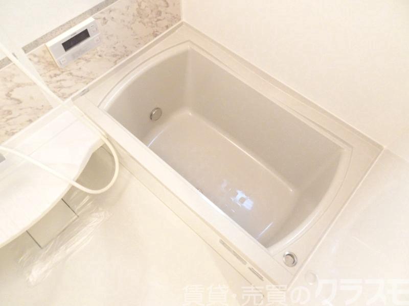 バス・シャワールーム　追い焚き機能付き広々バスルーム♪