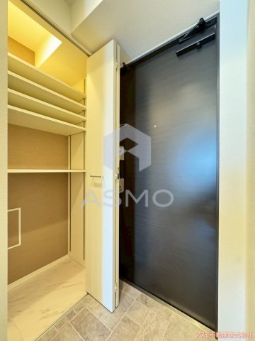 玄関　同マンション別部屋、参考写真
